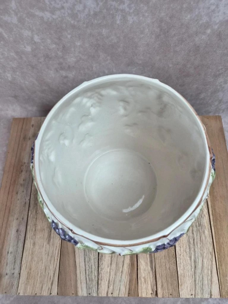 Earthenware plant cachepot decorated with grape clusters and vine leaves – photo 3